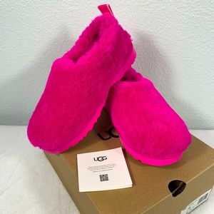 UGG New! Classic Cozy Bootie in Neon Barbie Pink Sz 7